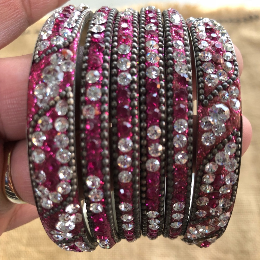Set of 6 Indian bracelets in Fuchsia color